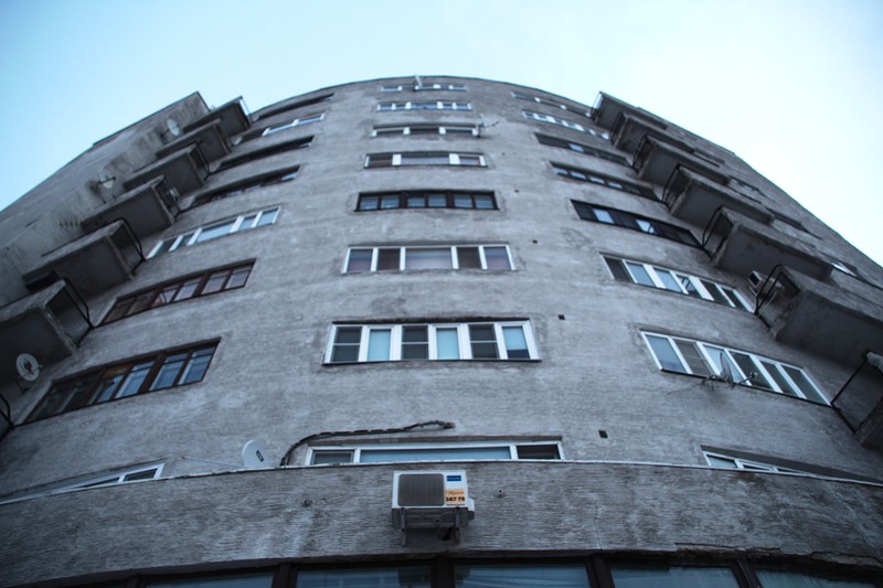 Полуруглый фасад здания Карьяла