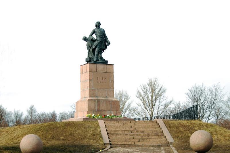Статуя Петра Великого в Выборге